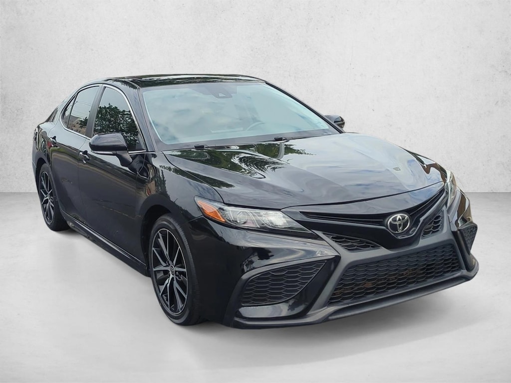 Used 2021 Toyota Camry SE Sedan