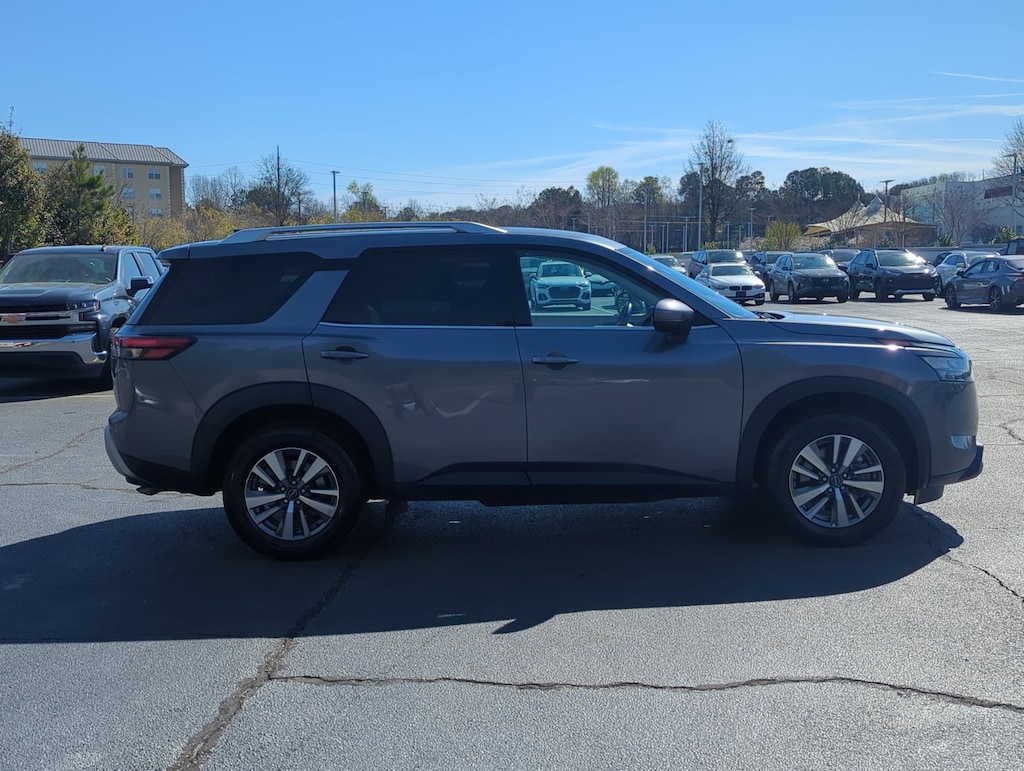Used 2025 Nissan Pathfinder SL SUV