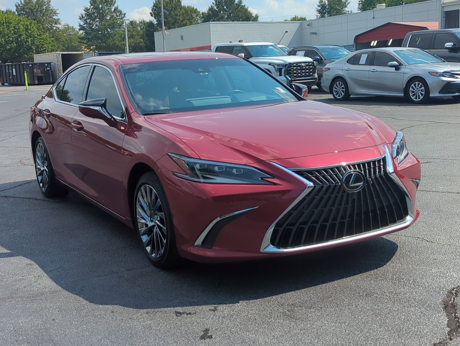 2025 Lexus ES 300h Ultra Luxury photo 3