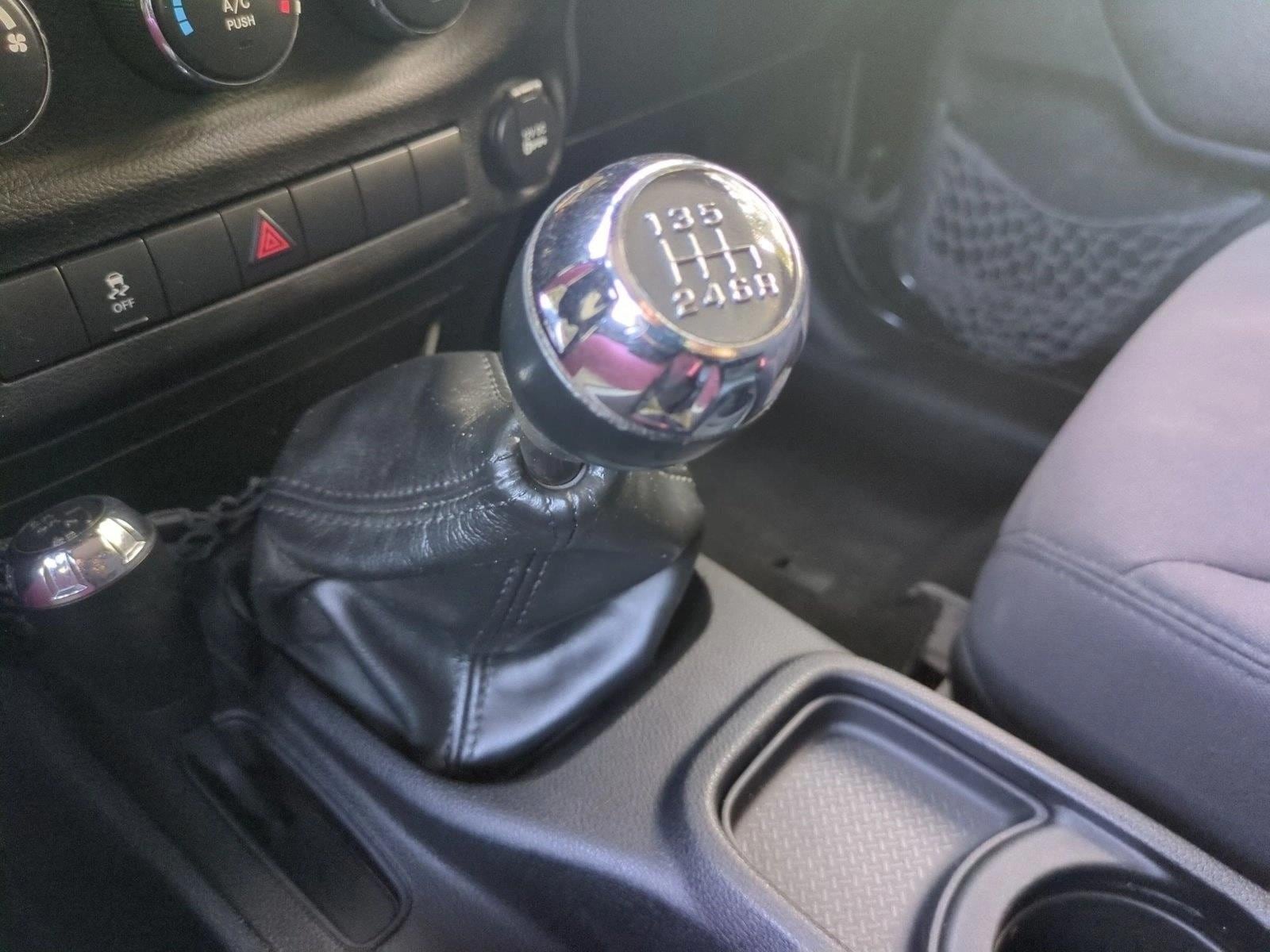2013 Jeep Wrangler Sport - Photo 11