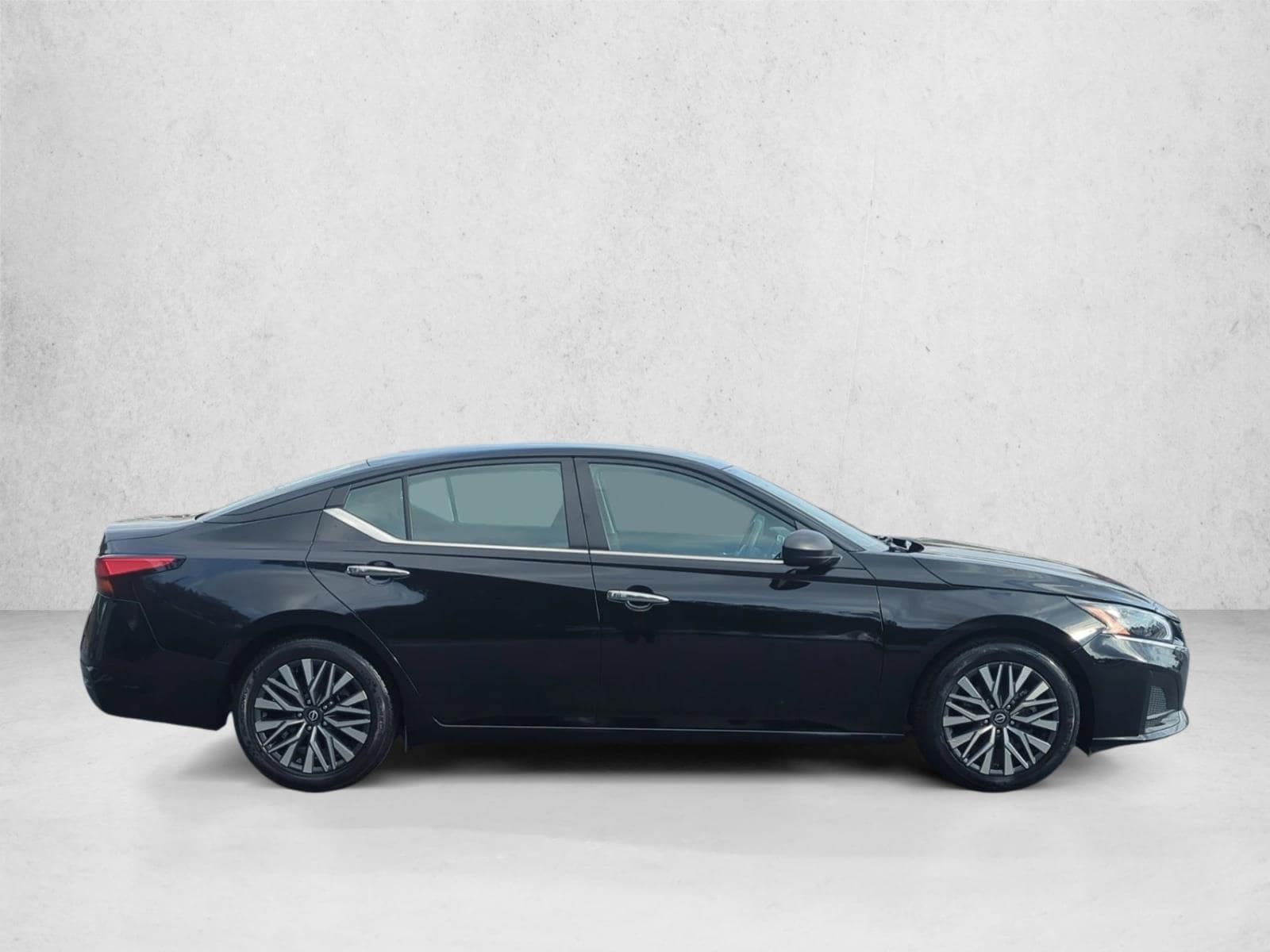 2024 Nissan Altima 2.5 SV photo 4