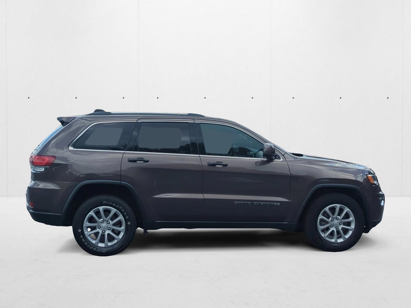2021 Jeep Grand Cherokee Laredo photo 4
