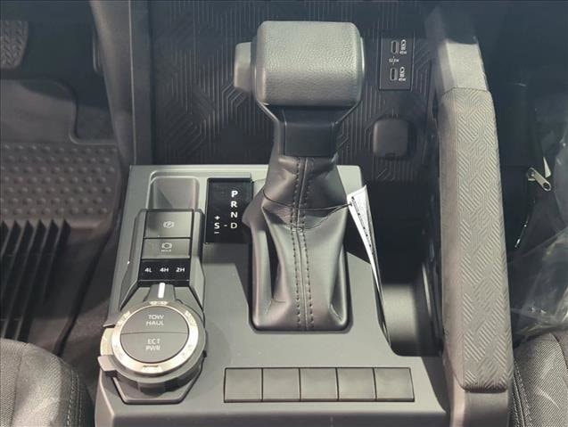 2025 Toyota Tacoma SR5 - Photo 13