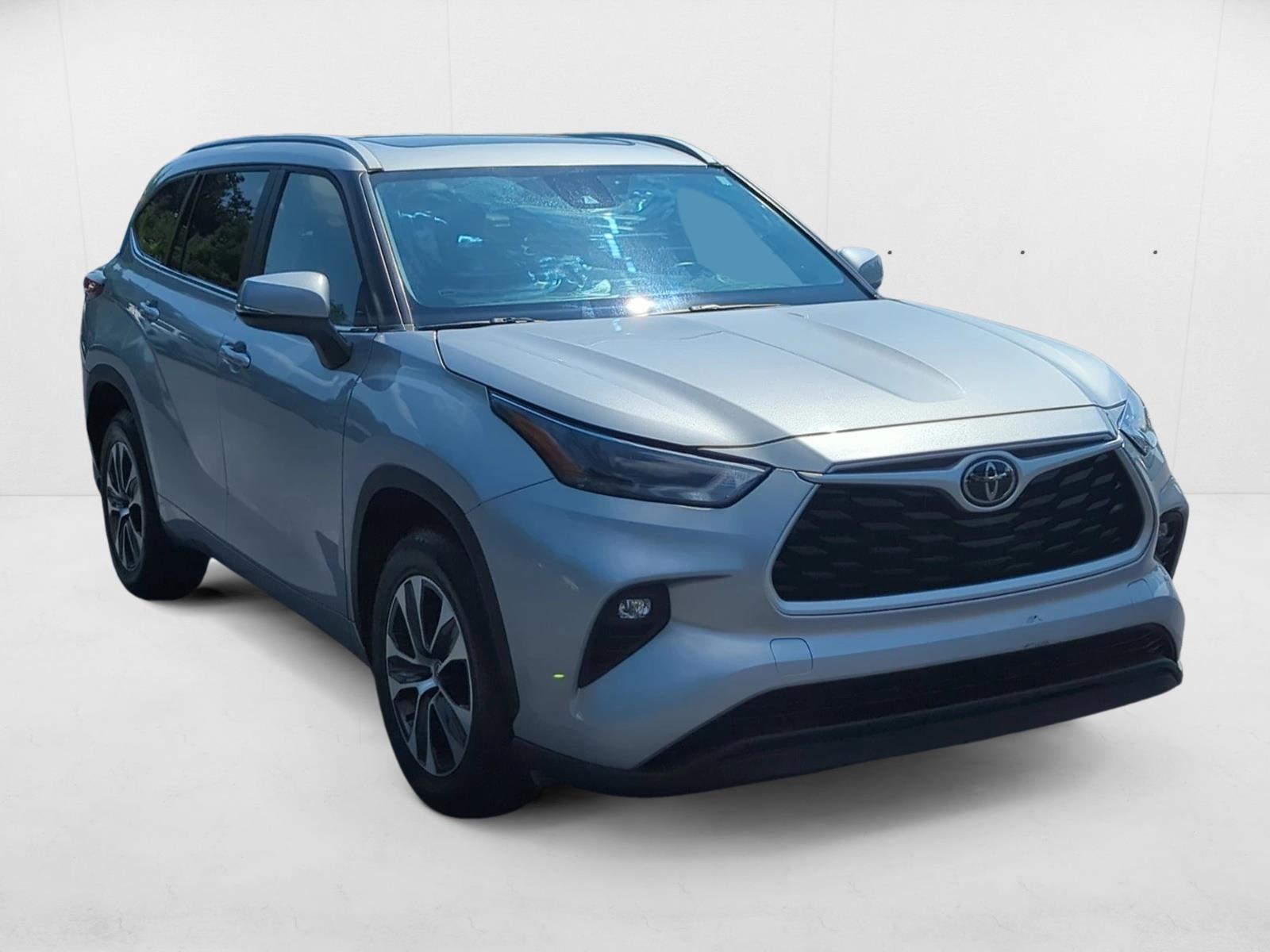2023 Toyota Highlander XLE photo 3