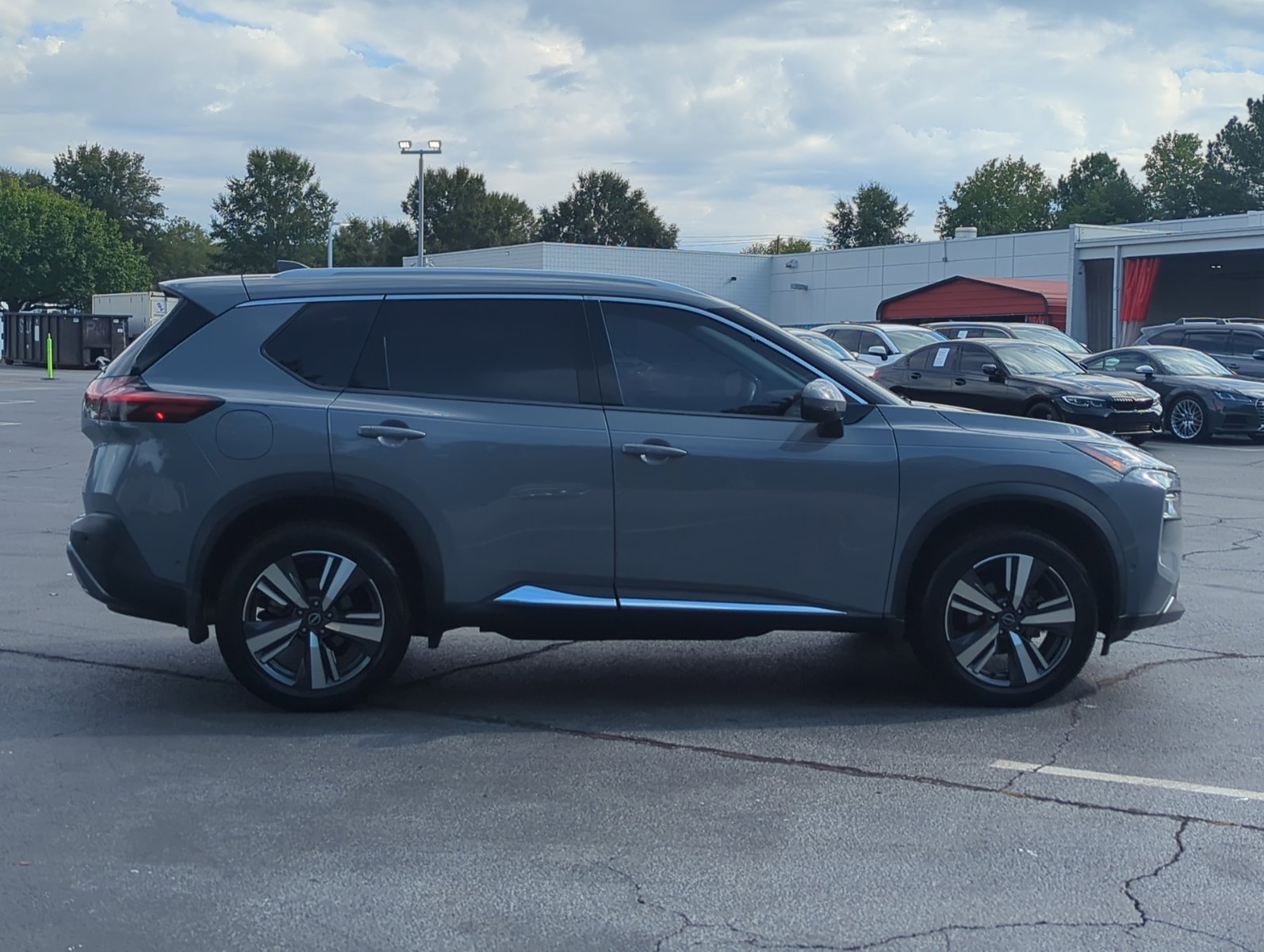 2022 Nissan Rogue SL photo 4