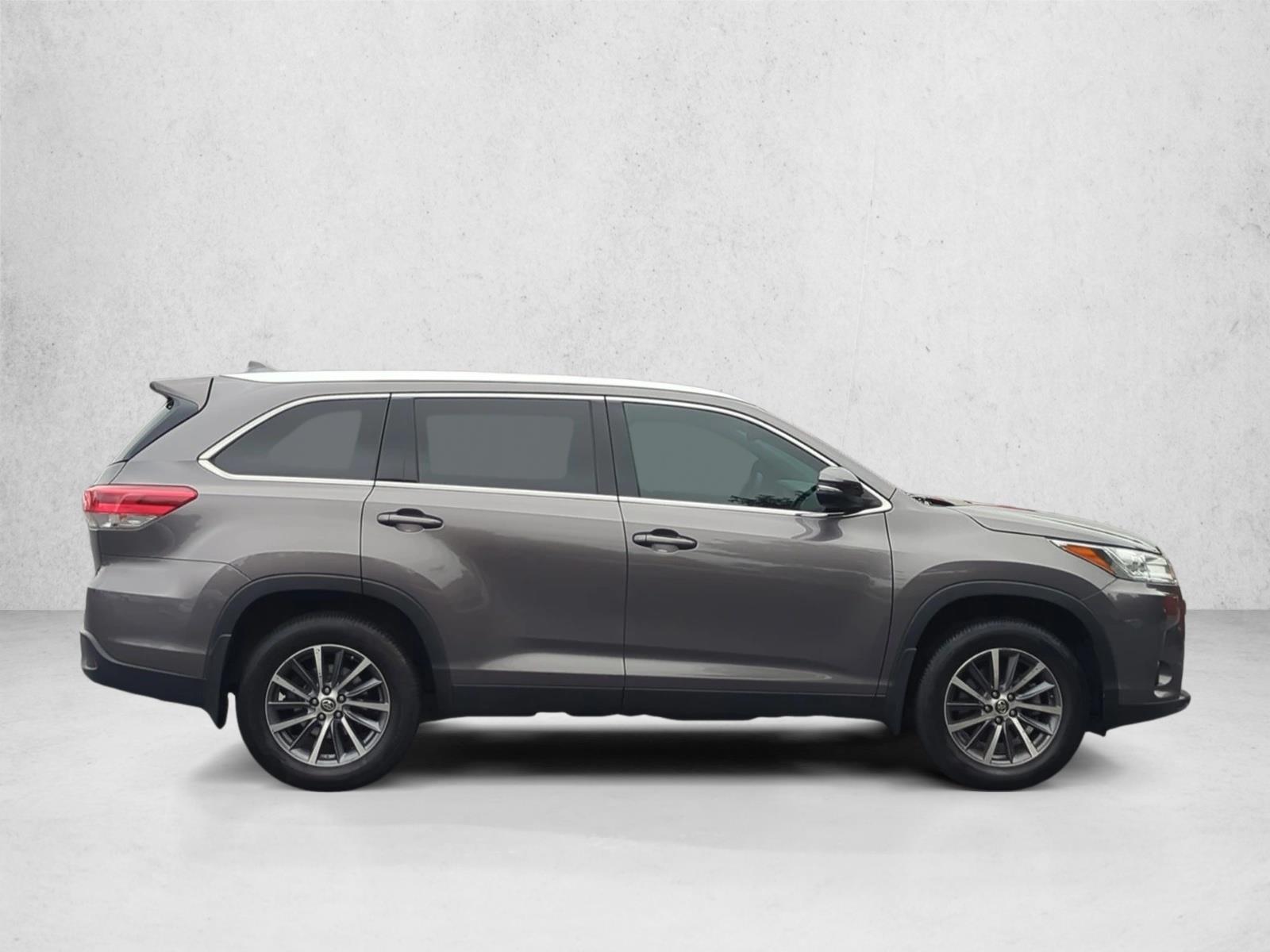 2019 Toyota Highlander XLE photo 4