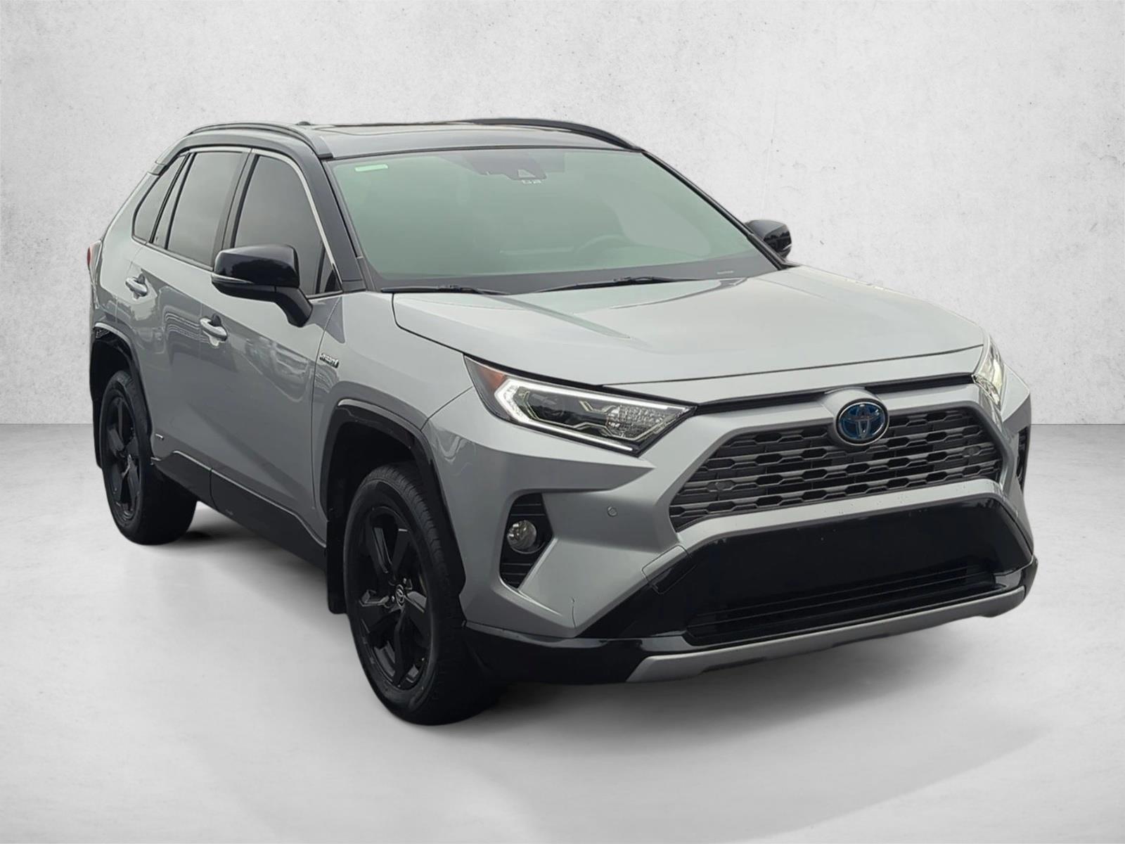 2019 Toyota RAV4 Hybrid XSE photo 3