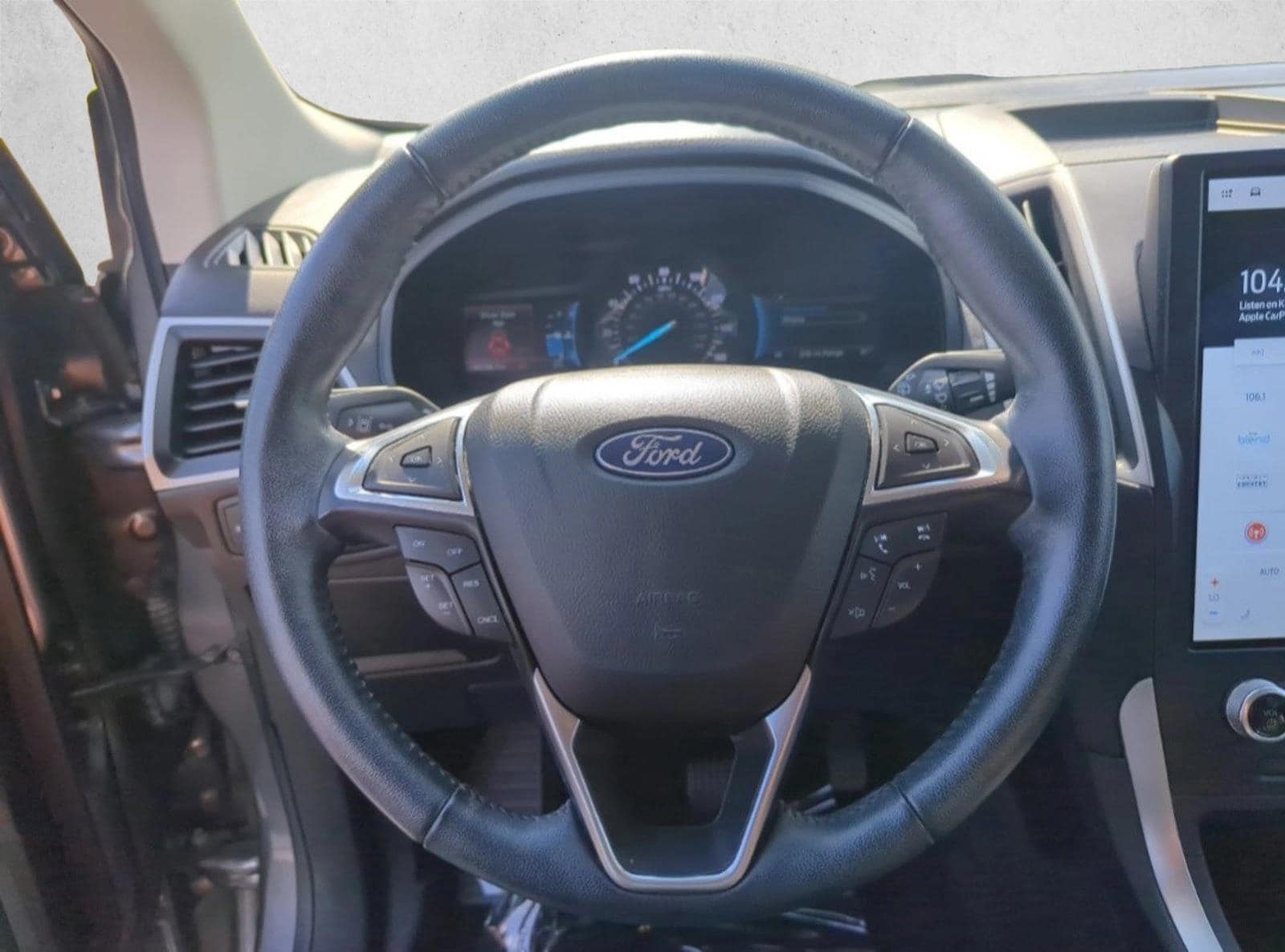 2022 Ford Edge SEL - Photo 11