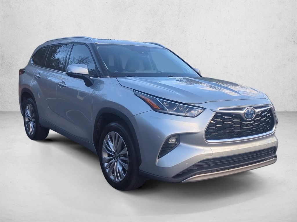 Used 2023 Toyota Highlander Hybrid Platinum SUV