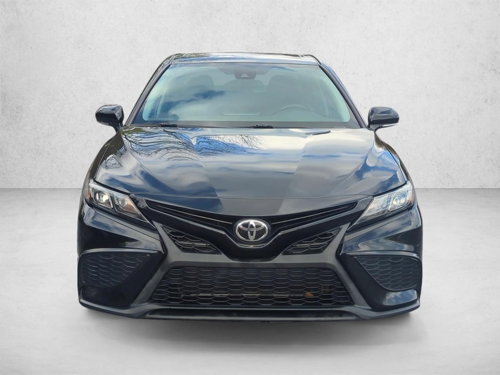 Used 2021 Toyota Camry SE Sedan