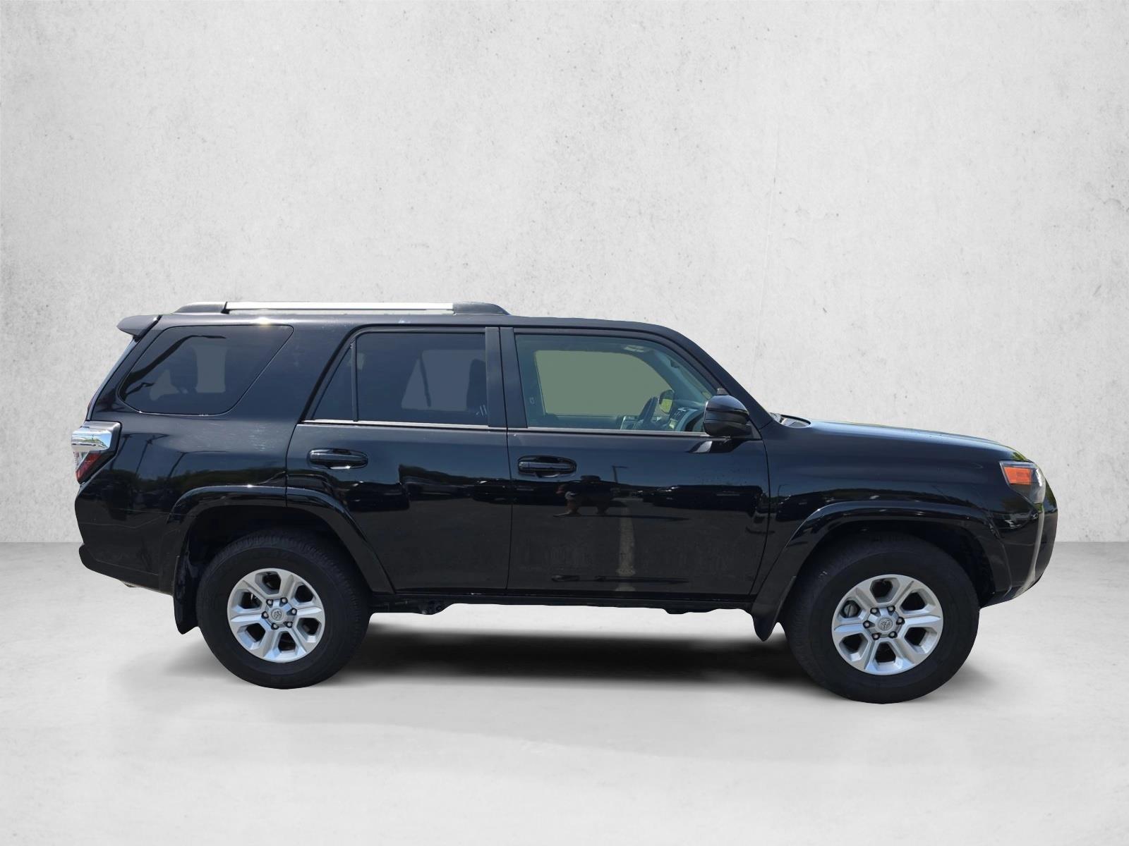 2024 Toyota 4Runner SR5 photo 4