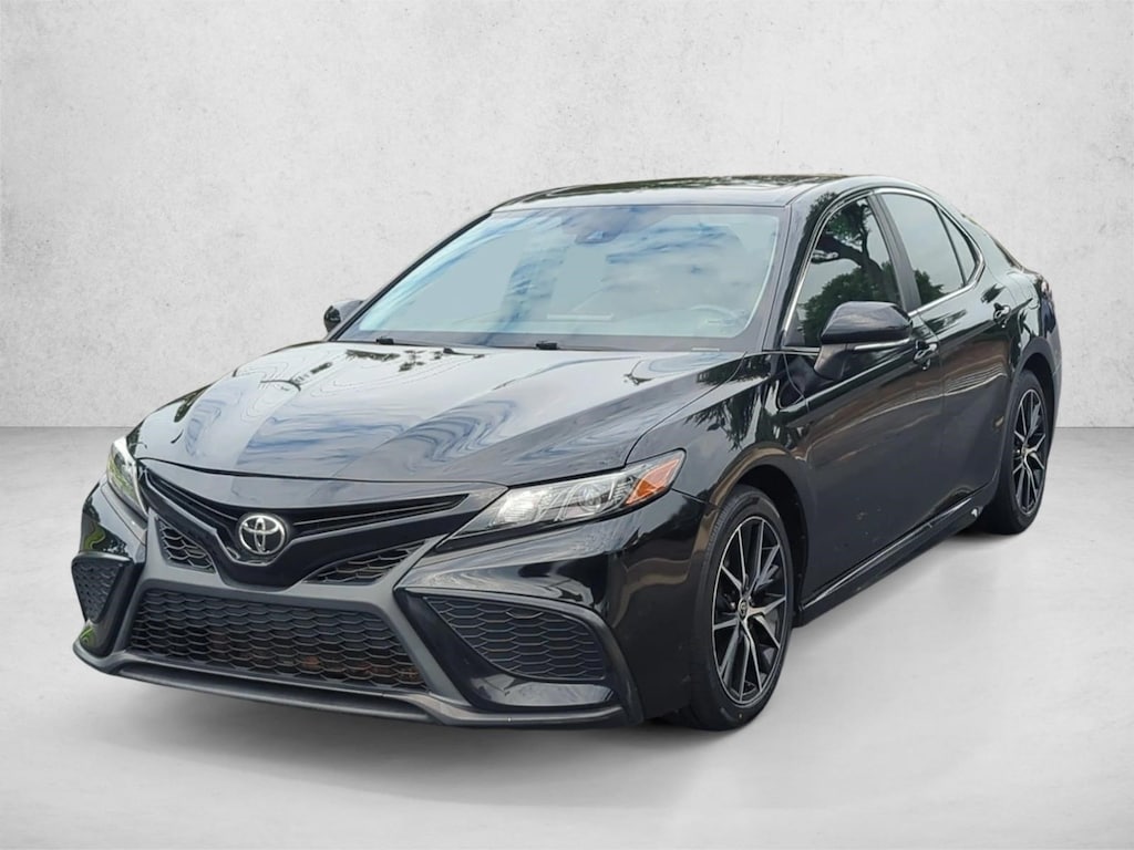 Used 2021 Toyota Camry SE Sedan