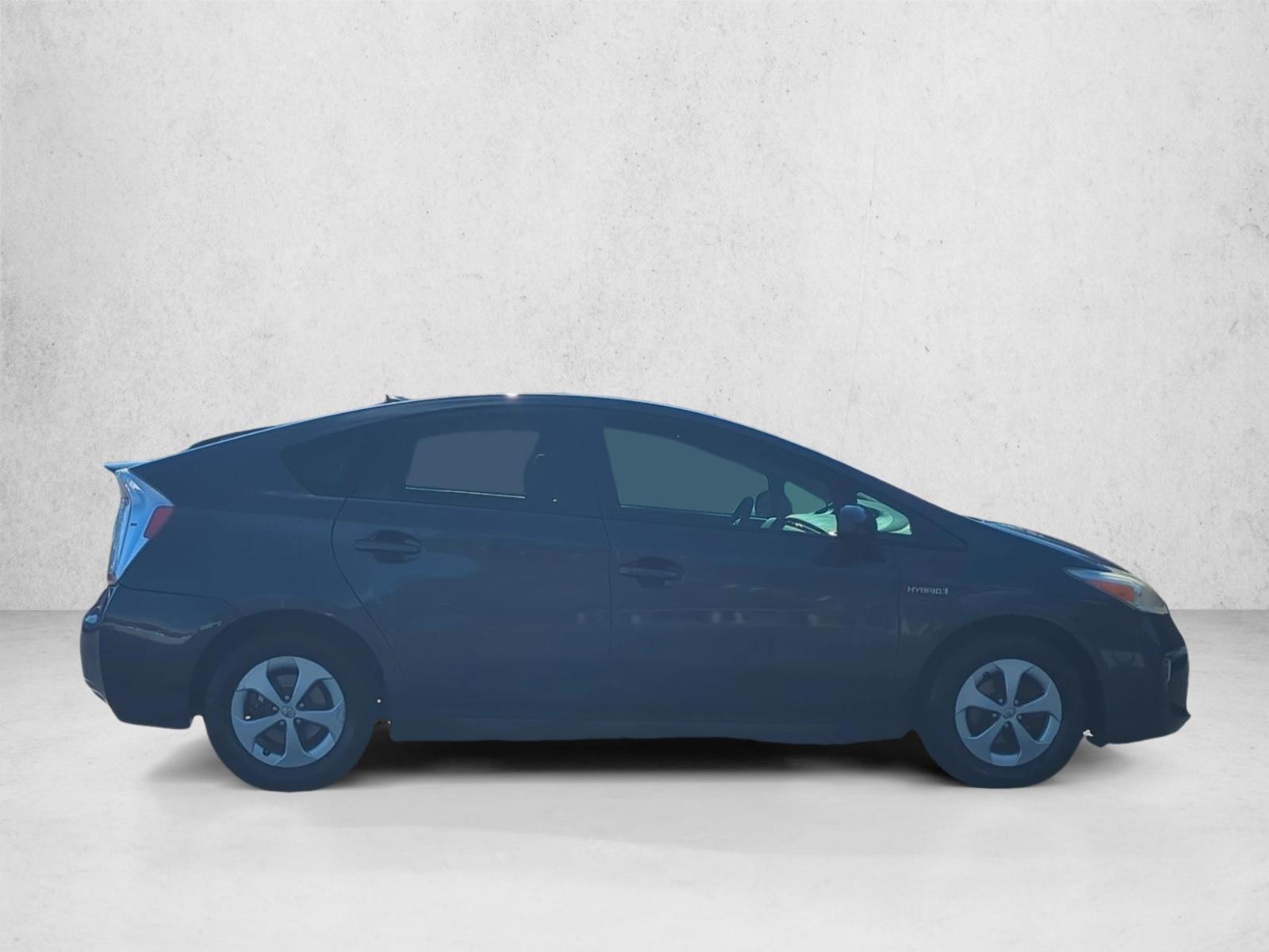 2012 Toyota Prius Two photo 4