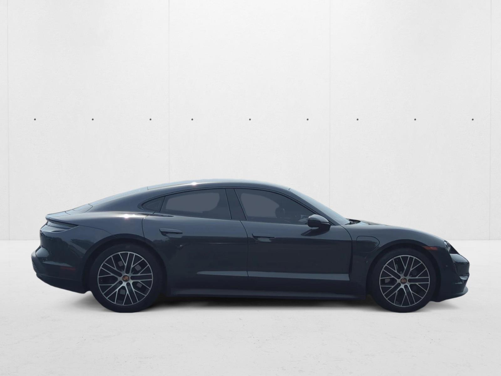 2021 Porsche Taycan photo 4