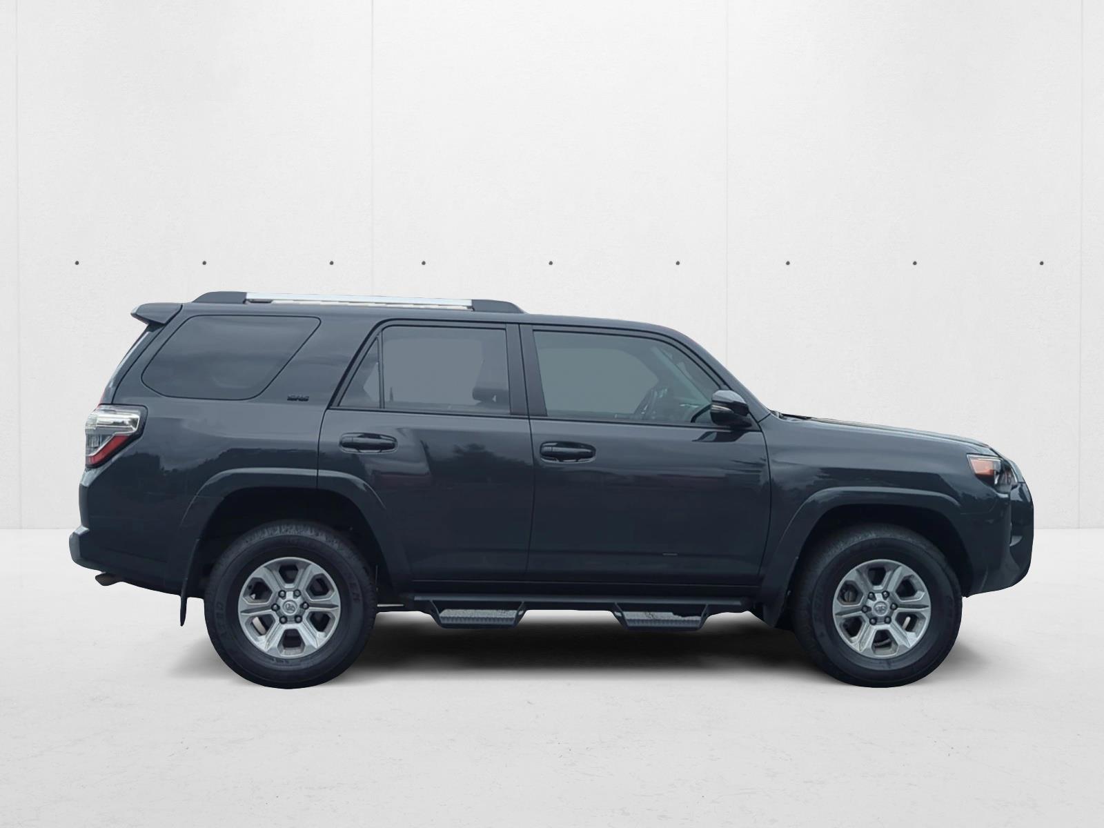2024 Toyota 4Runner SR5 Premium photo 4
