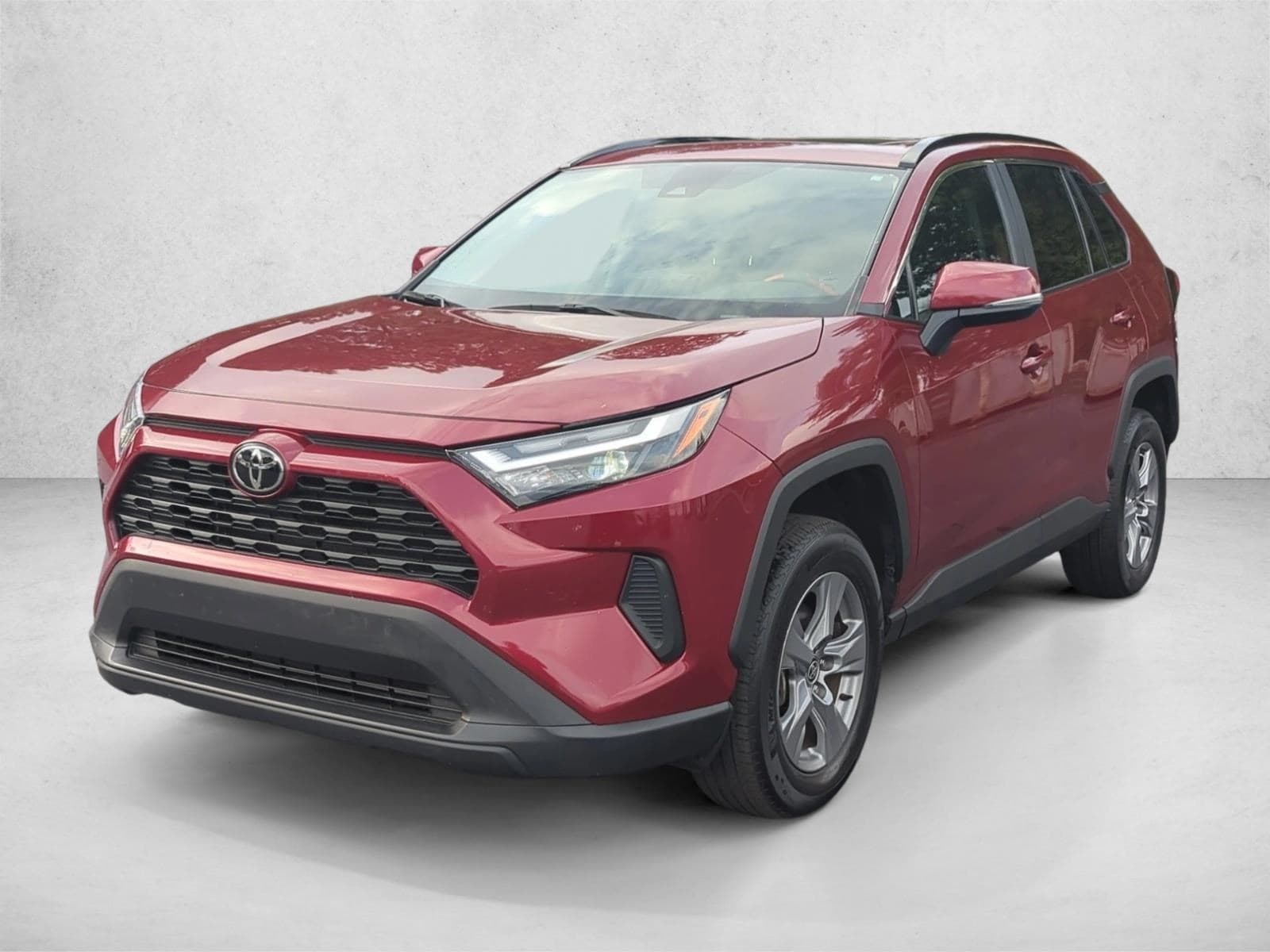 2022 Toyota RAV4 XLE's photo
