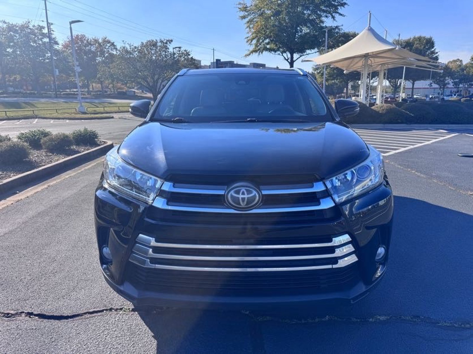 Used 2017 Toyota Highlander Limited V6 SUV