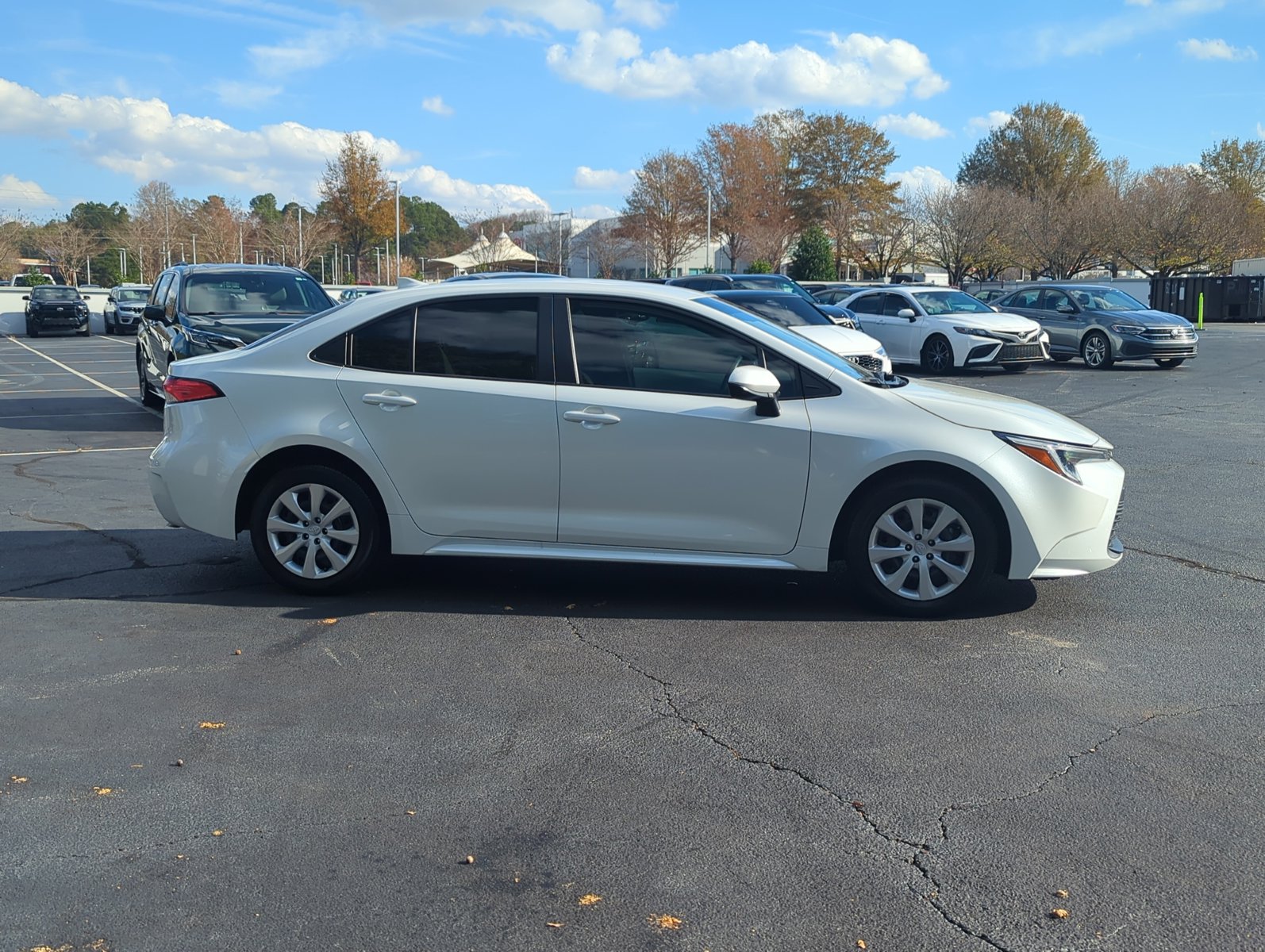 2025 Toyota Corolla Hybrid LE photo 4