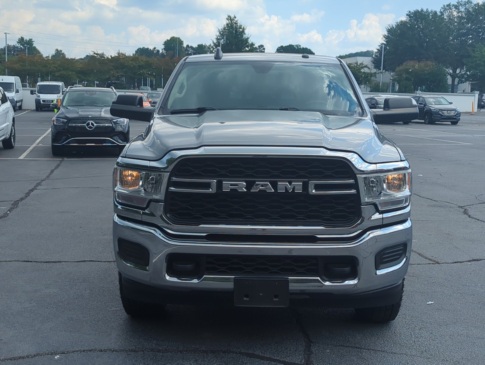 2019 Ram 2500 Tradesman photo 2