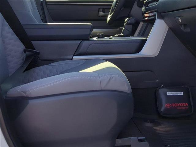 2025 Toyota Tundra SR5 - Photo 18