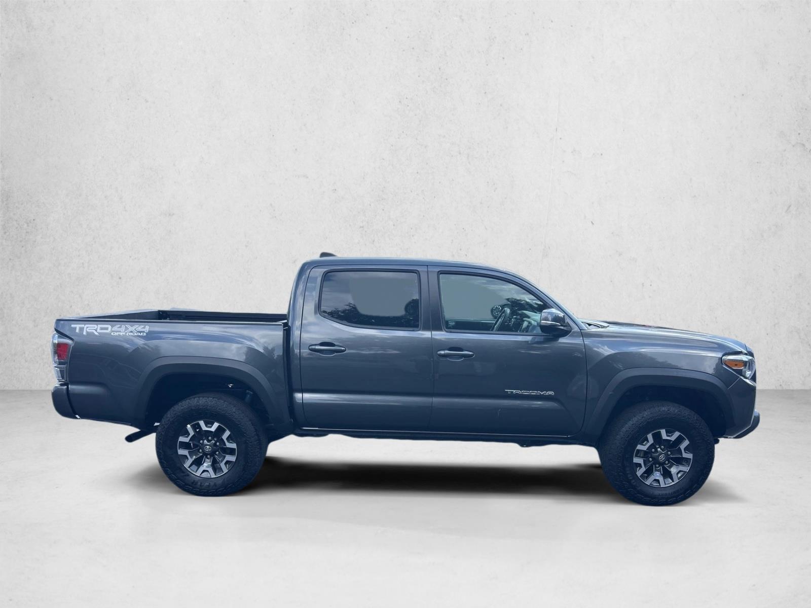 2023 Toyota Tacoma TRD V6 photo 2
