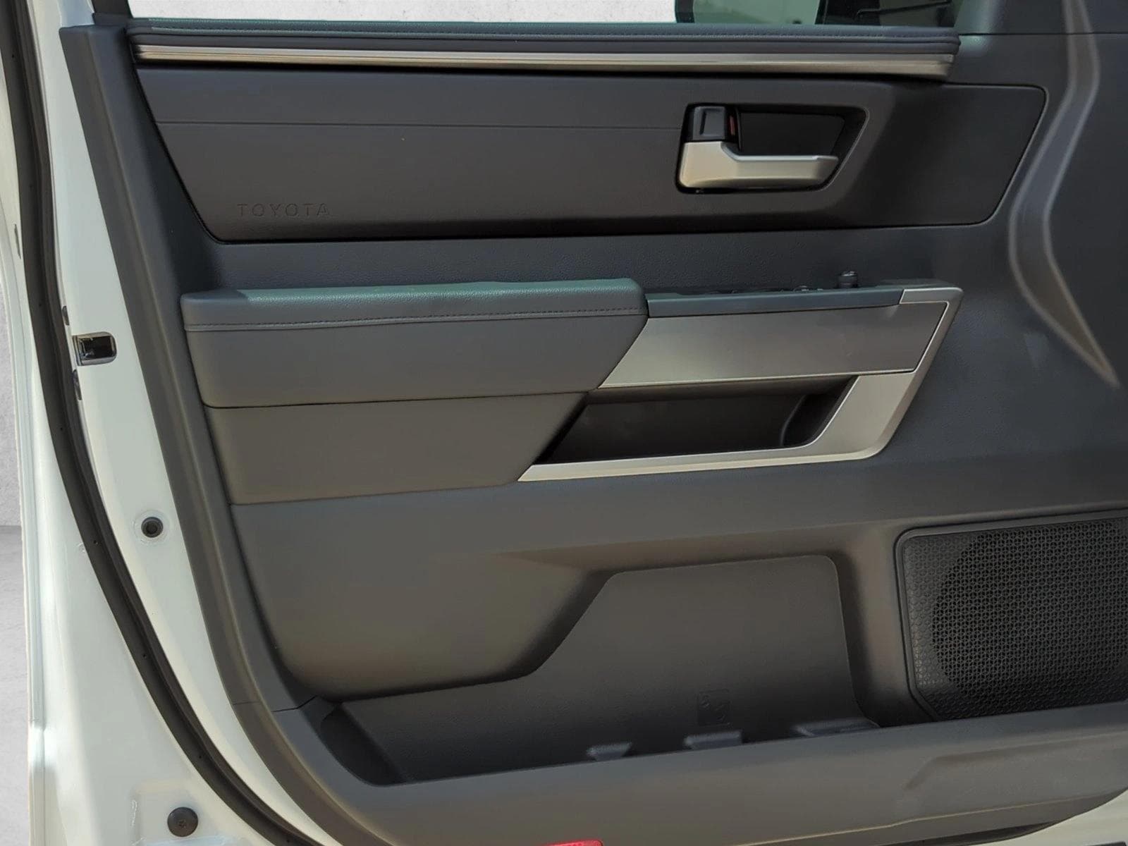 2024 Toyota Tundra SR5 - Photo 10