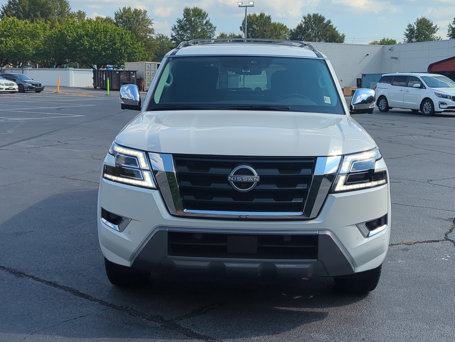 2022 Nissan Armada Platinum photo 2