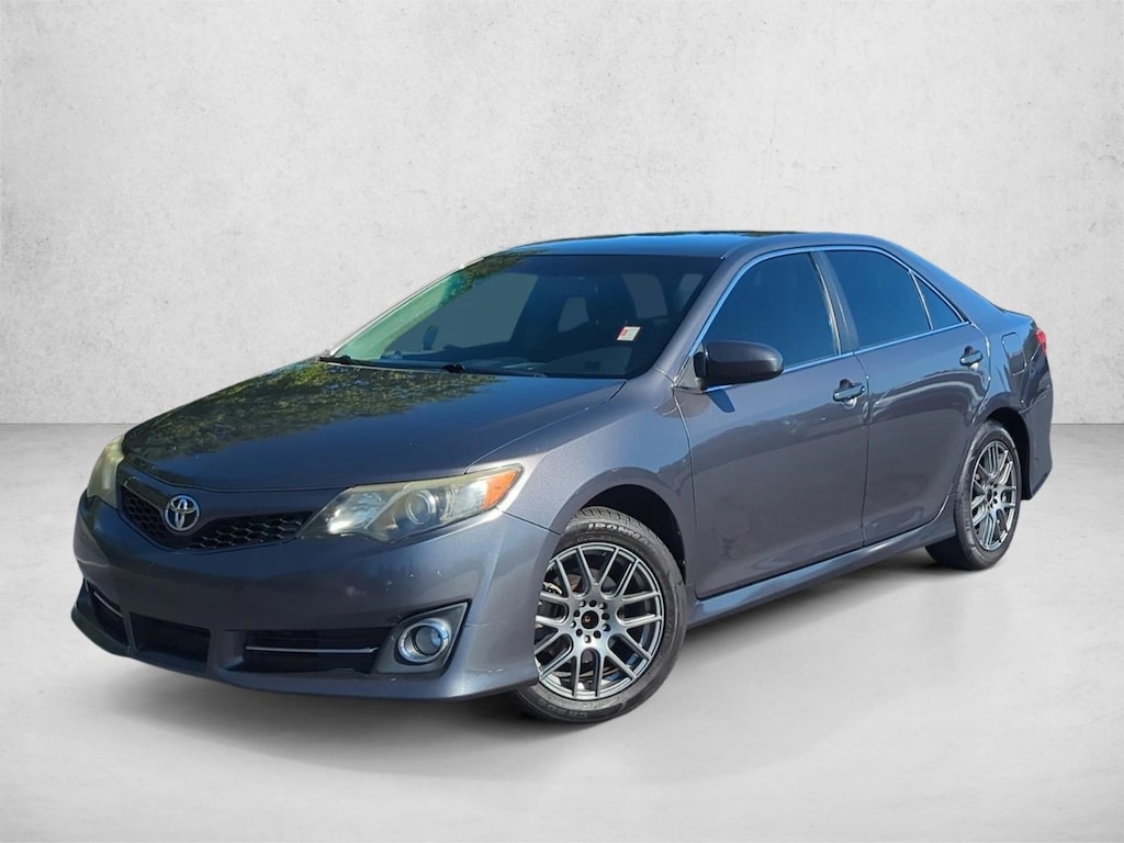 Used 2014 Toyota Camry SE (2014.5) Sedan