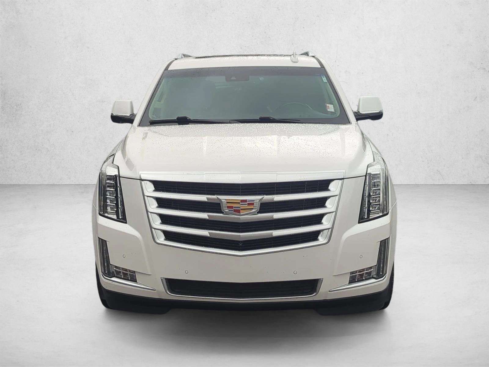 2016 Cadillac Escalade Luxury photo 2
