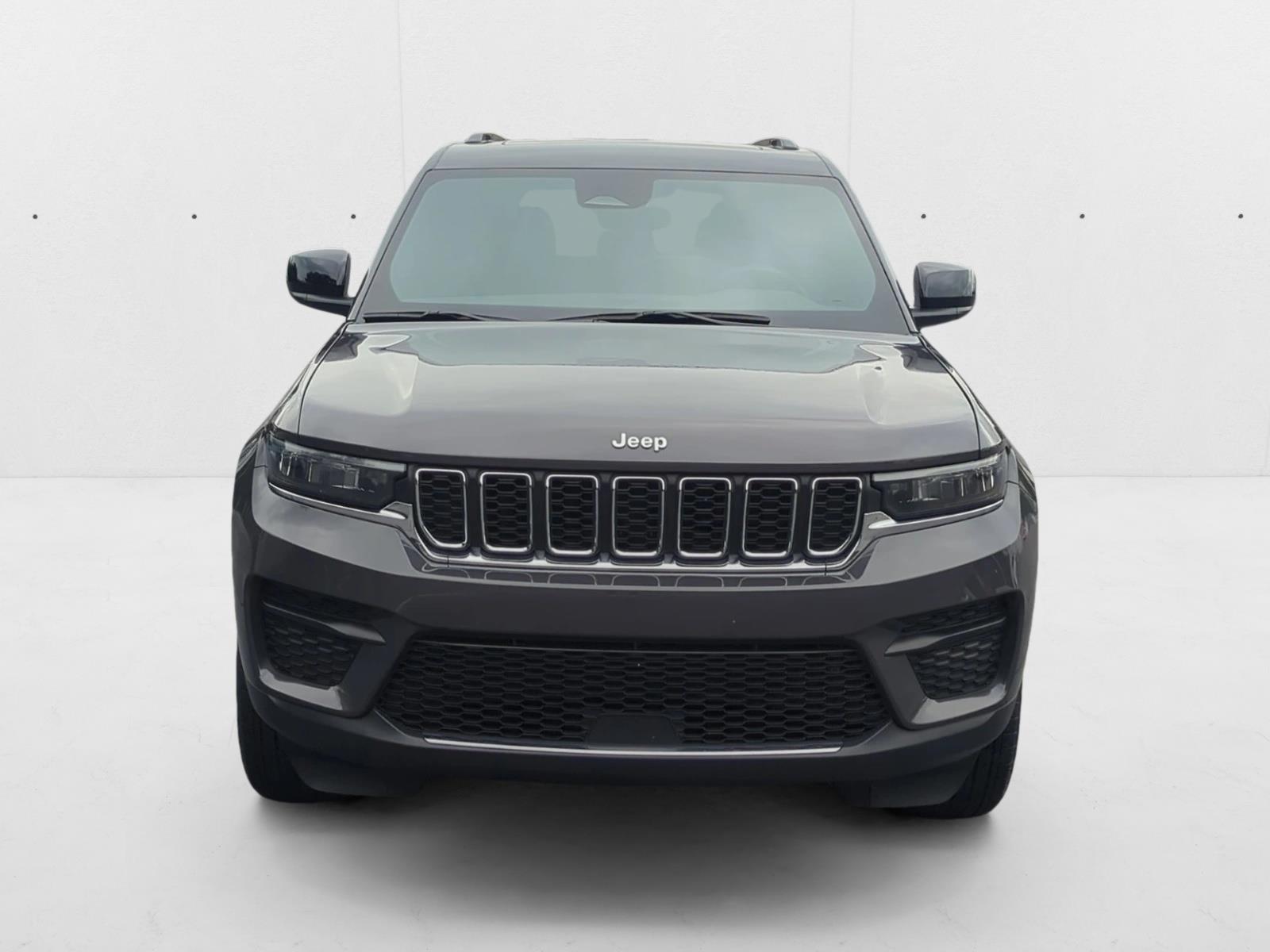 2024 Jeep Grand Cherokee Laredo photo 2