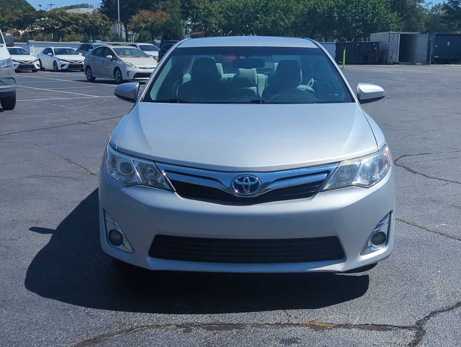 2014 Toyota Camry Hybrid XLE photo 2