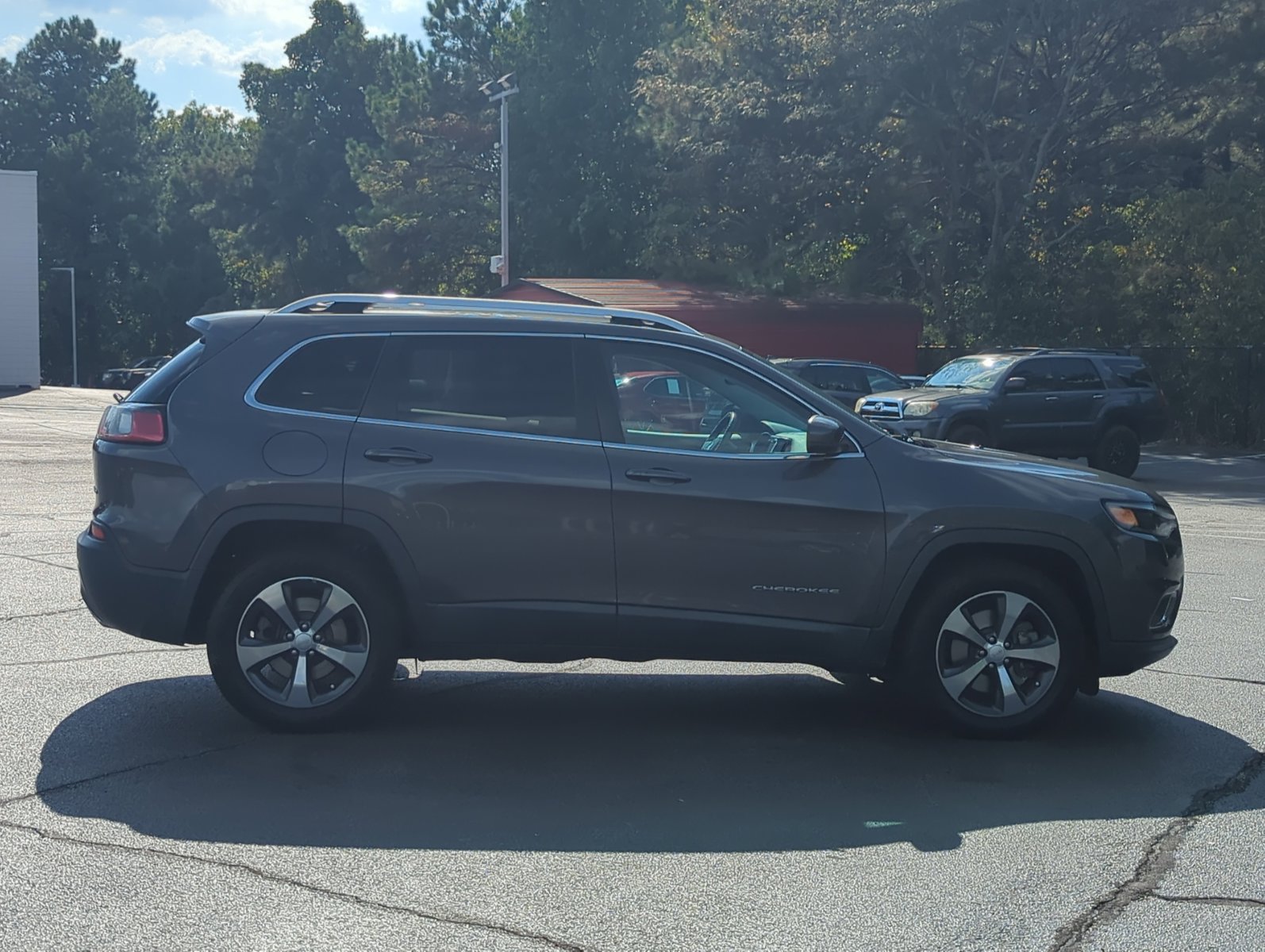 2019 Jeep Cherokee Limited photo 3