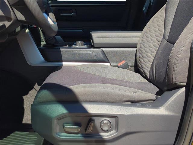 2025 Toyota Tundra SR5 - Photo 18