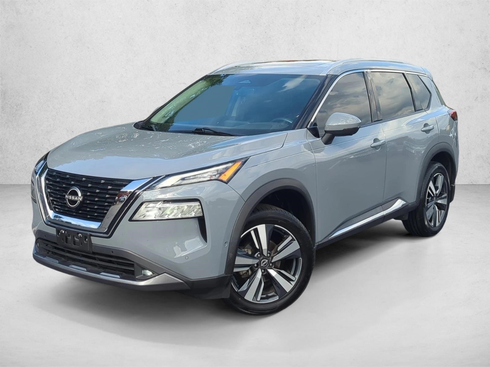 2022 Nissan Rogue SL's photo