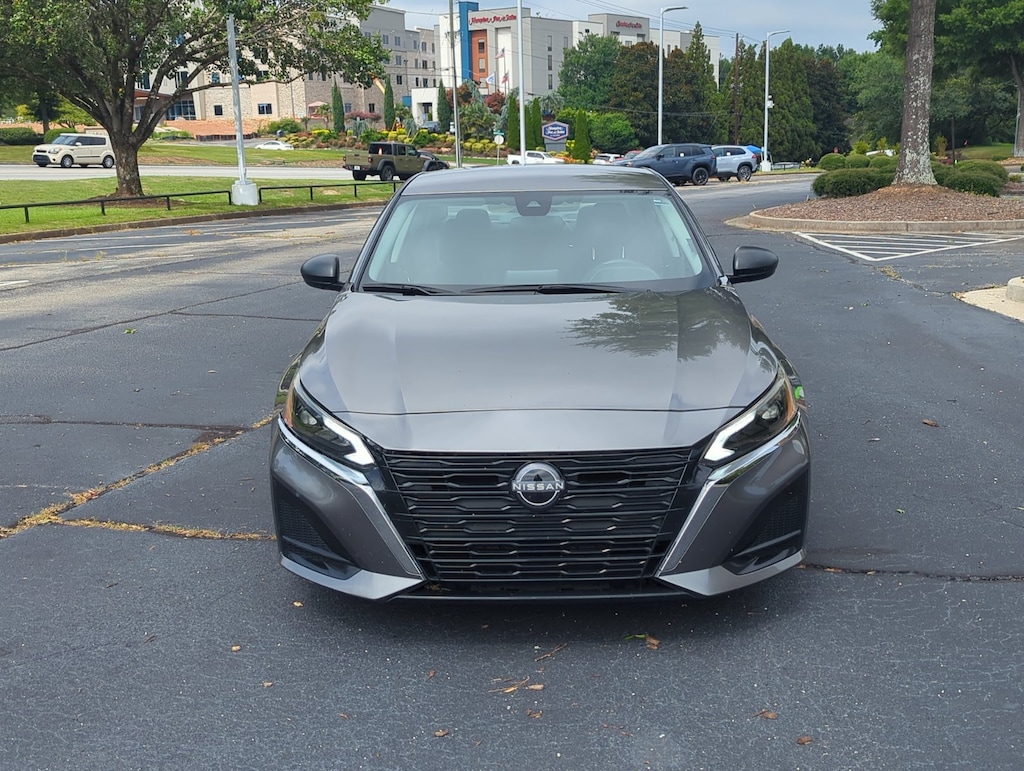 Used 2024 Nissan Altima 2.5 SV Sedan