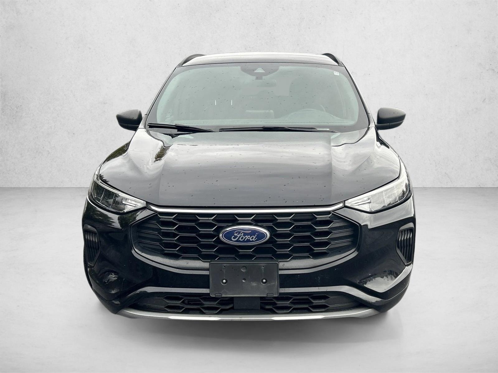 2023 Ford Escape ST-Line photo 2