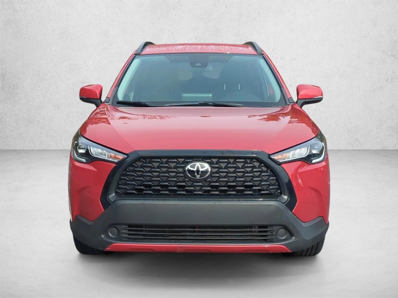 2022 Toyota Corolla Cross LE photo 2