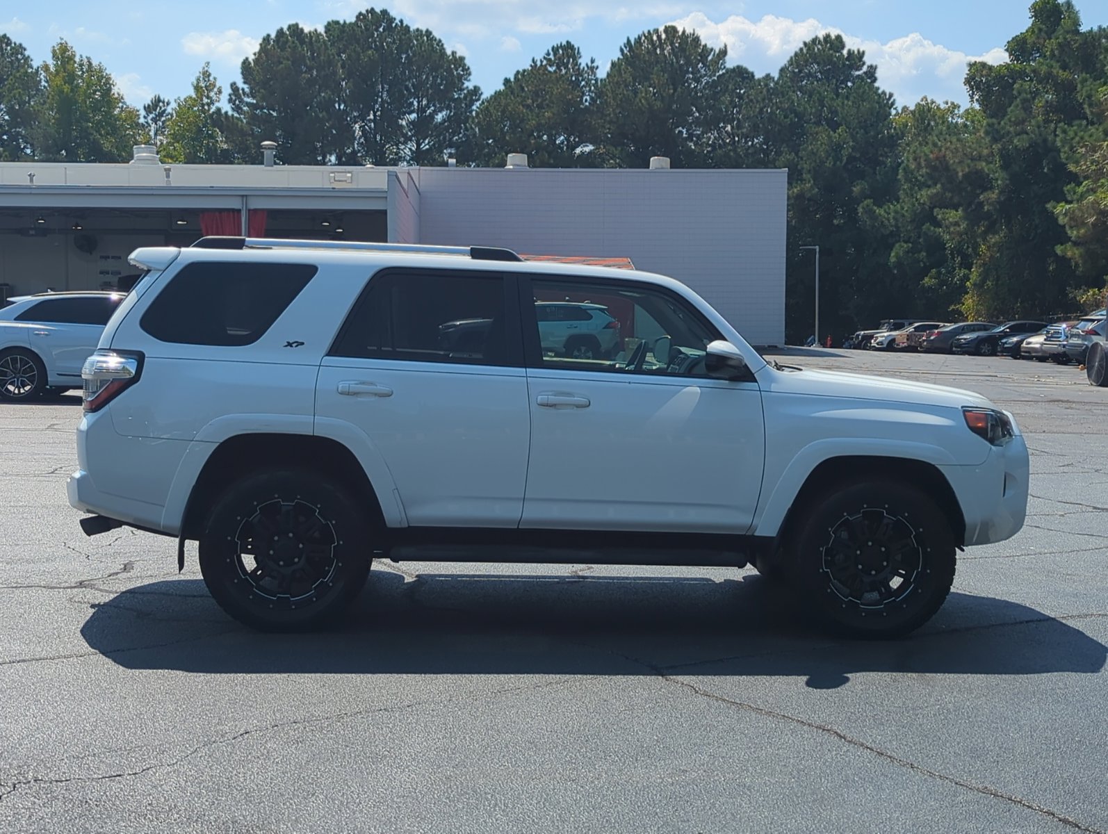 2020 Toyota 4Runner SR5 photo 4