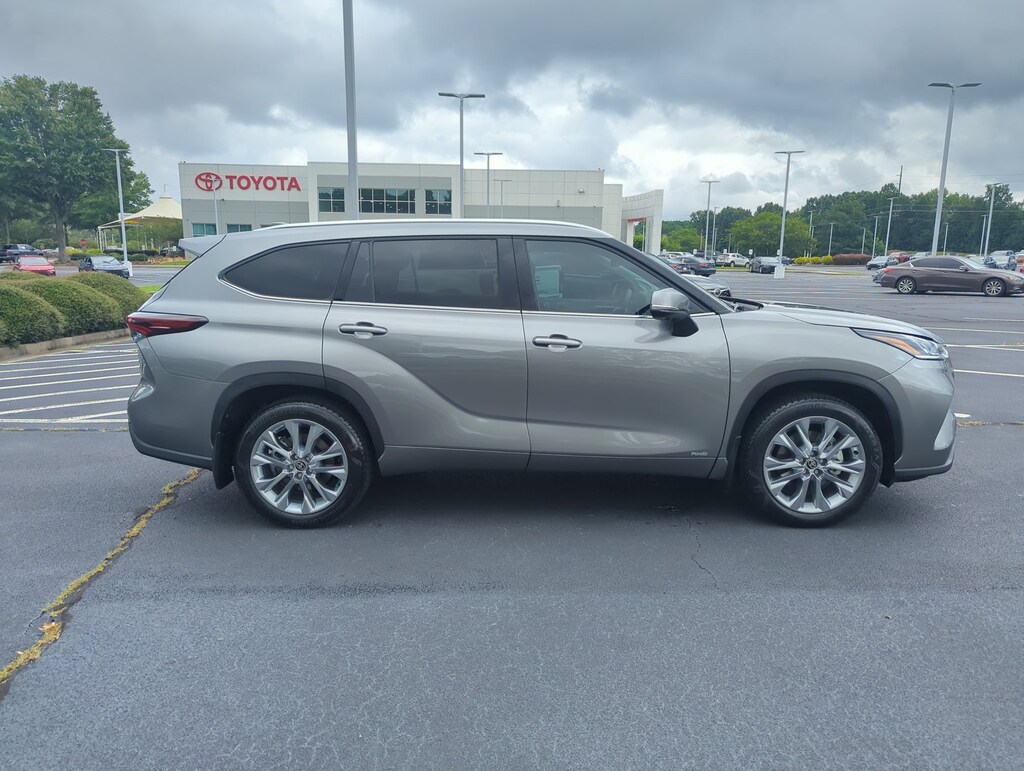 Used 2026 Toyota Highlander Hybrid Limited SUV