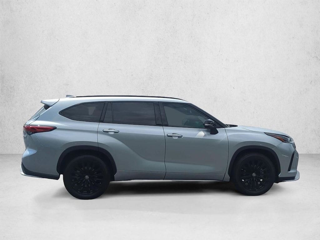 Used 2023 Toyota Highlander XSE SUV
