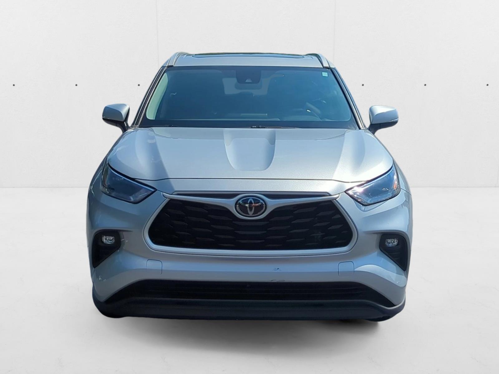 2023 Toyota Highlander XLE photo 2