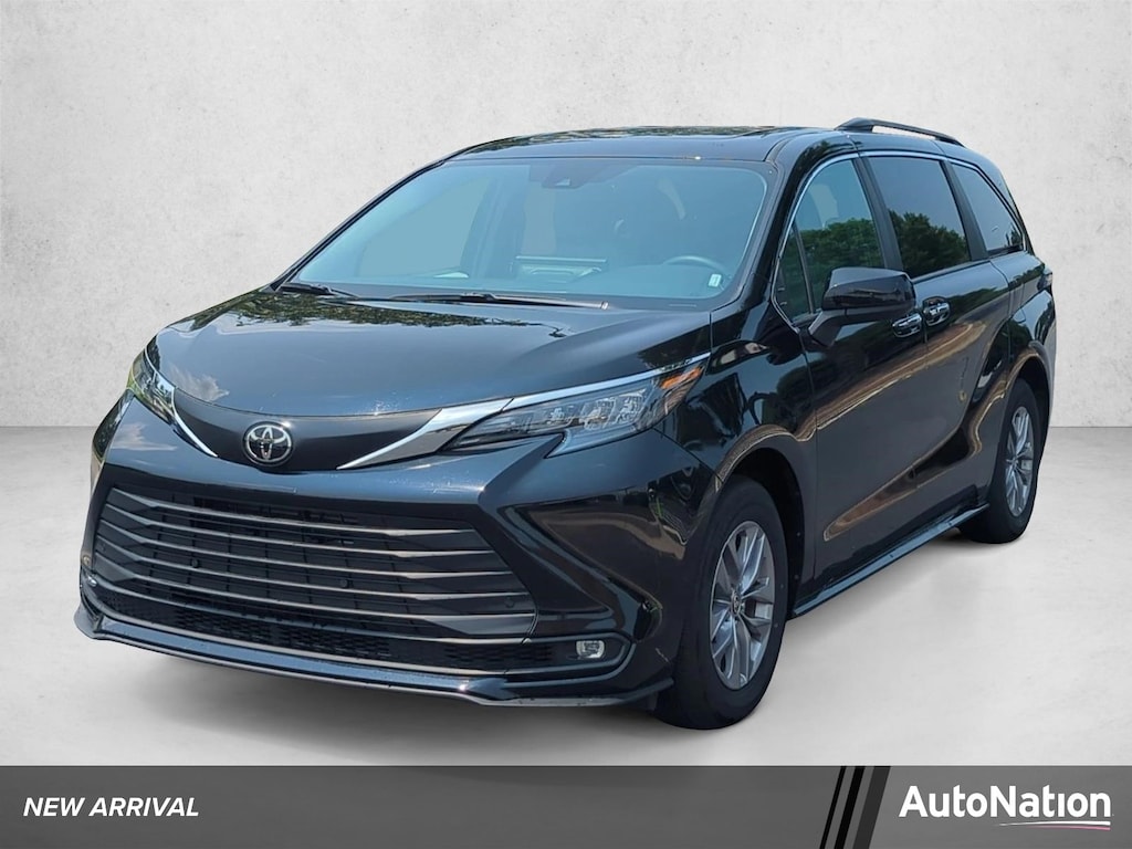 Used 2026 Toyota Sienna XLE 8 Passenger Van Passenger Van