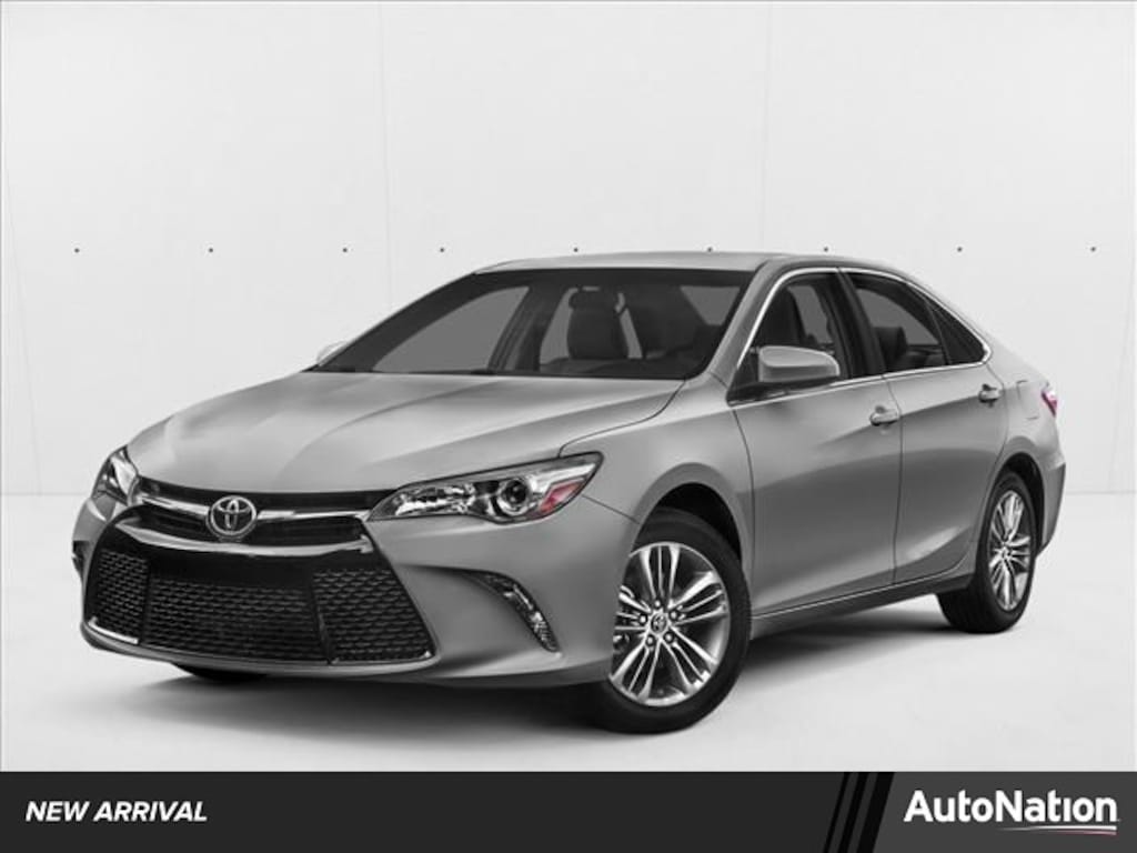 Used 2017 Toyota Camry SE Sedan