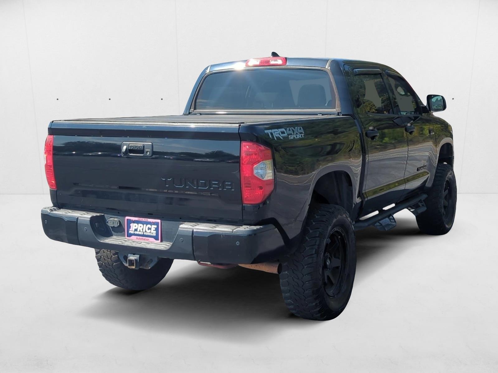 2020 Toyota Tundra SR5 CrewMax photo 3