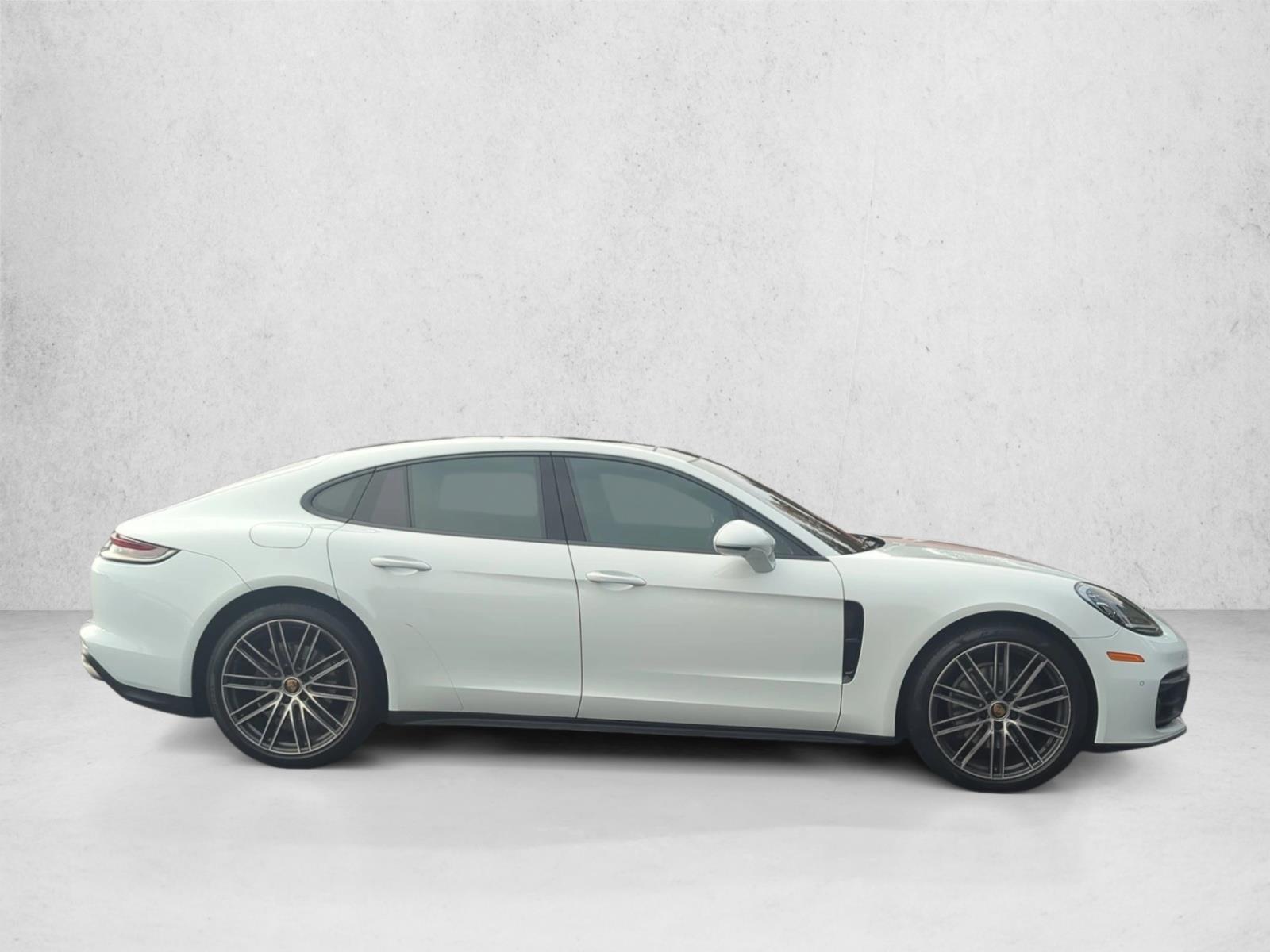 2022 Porsche Panamera 4 photo 4