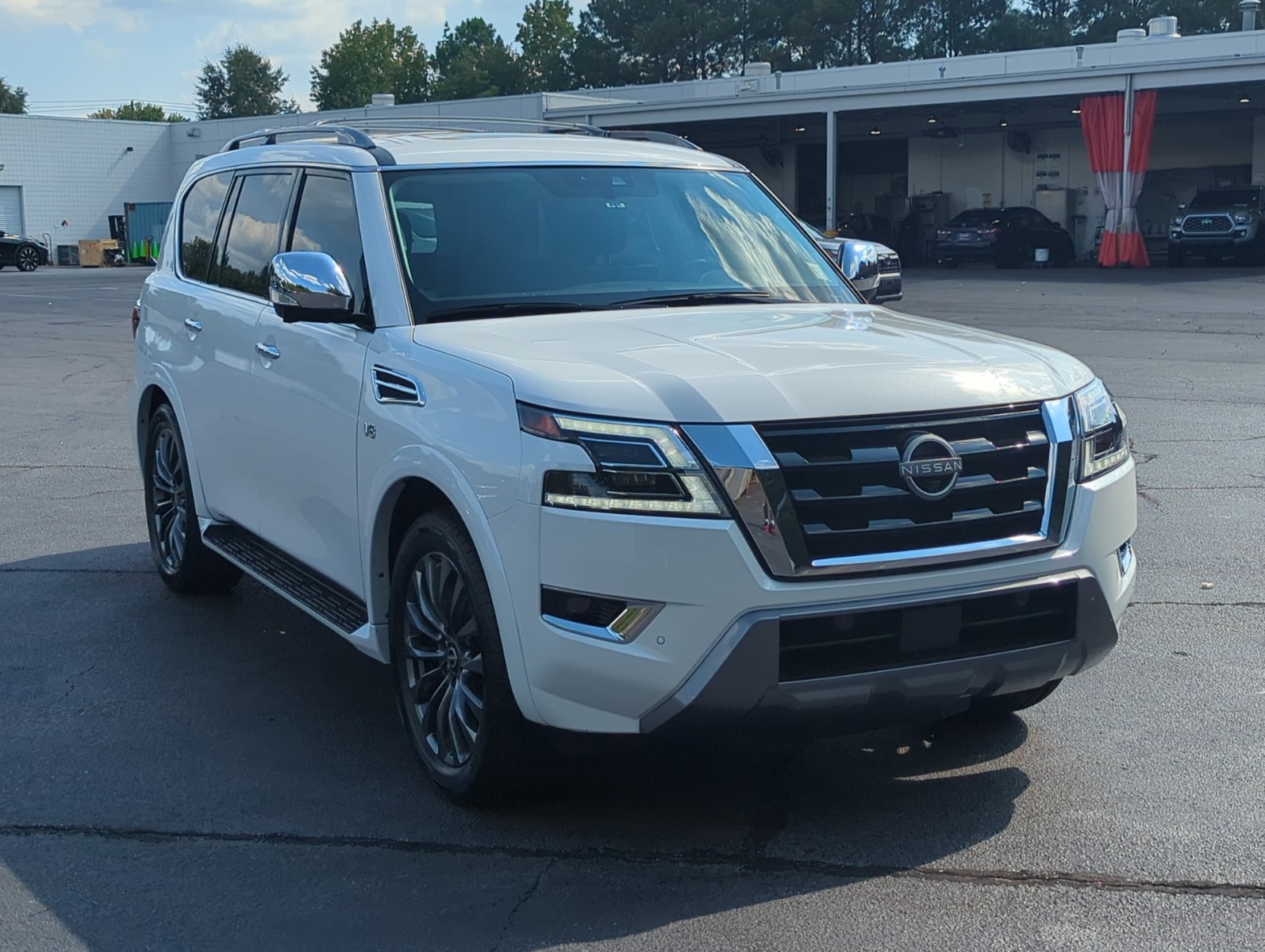 2022 Nissan Armada Platinum photo 3