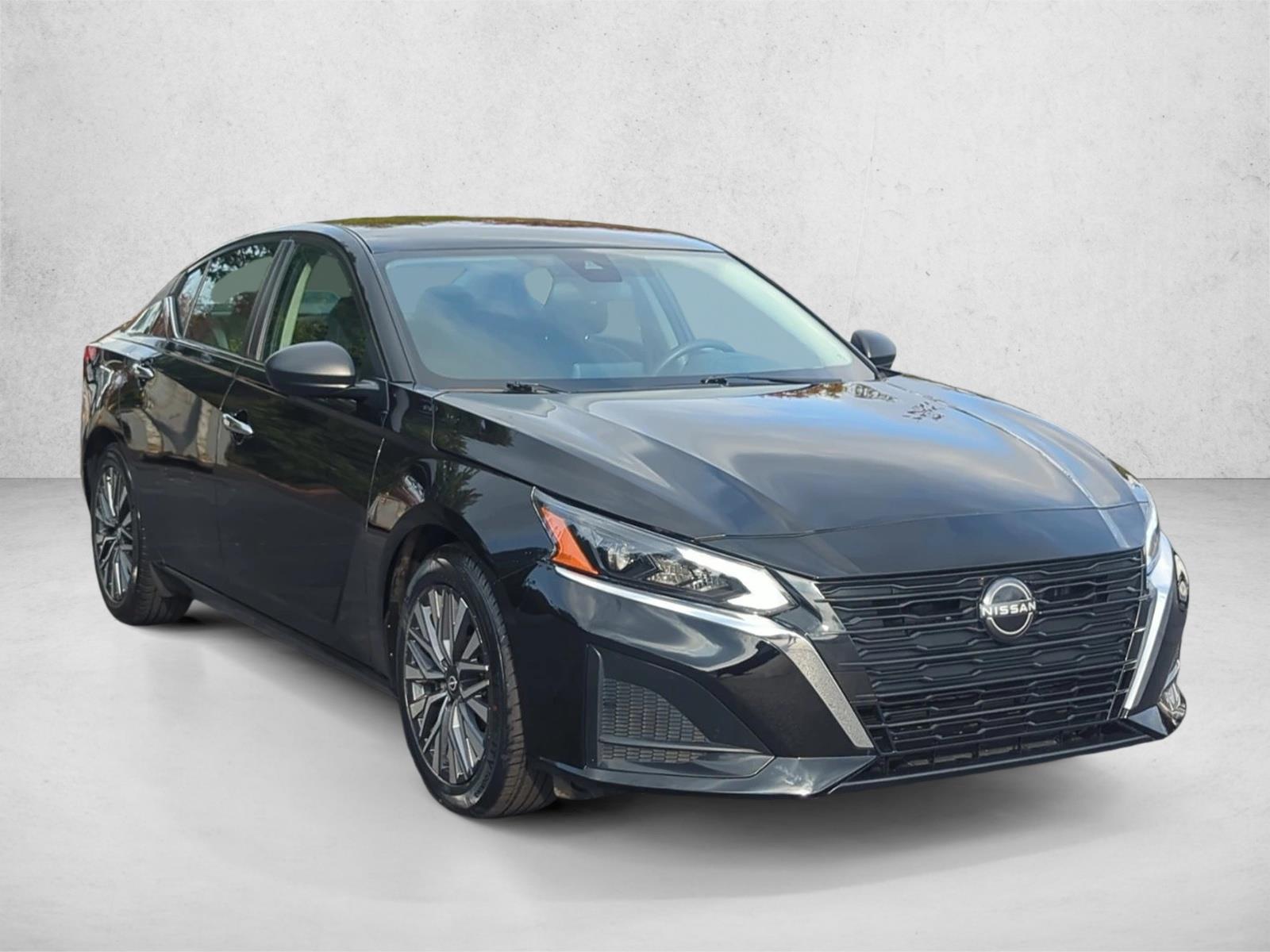 2024 Nissan Altima 2.5 SV photo 3