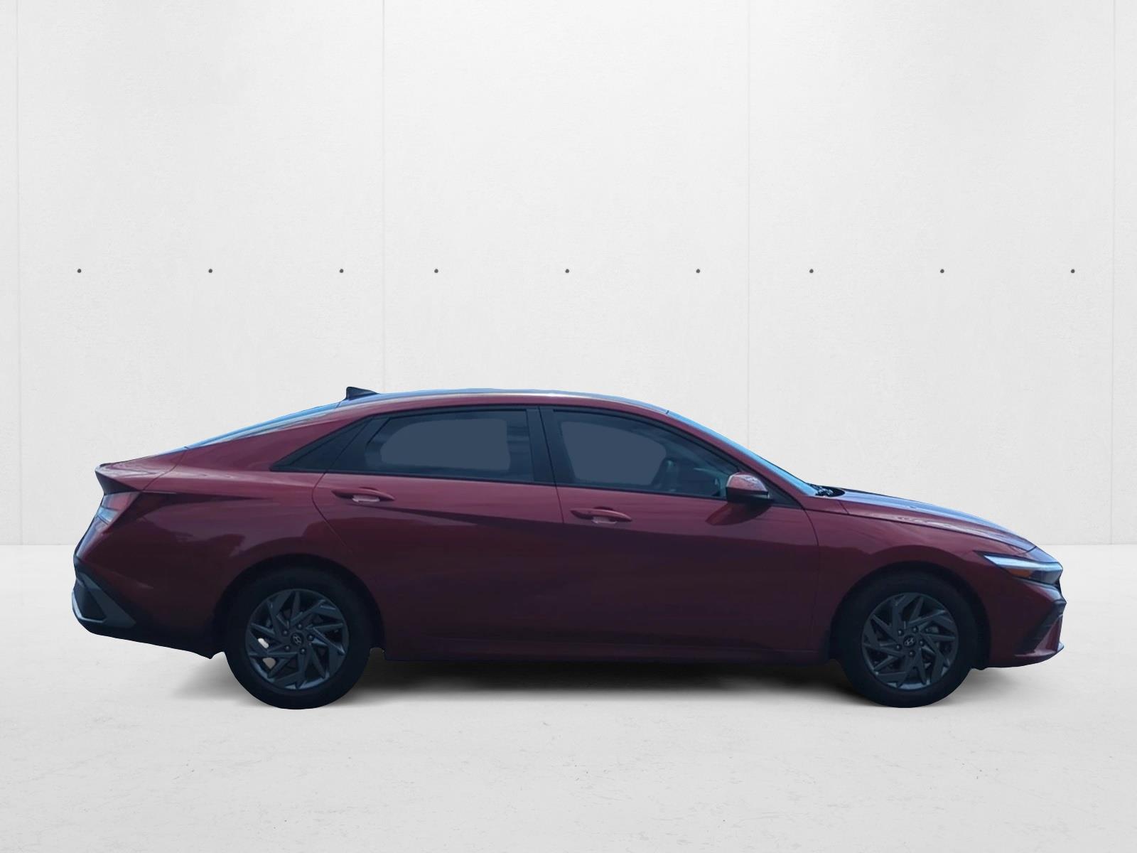 2024 Hyundai Elantra SEL photo 4