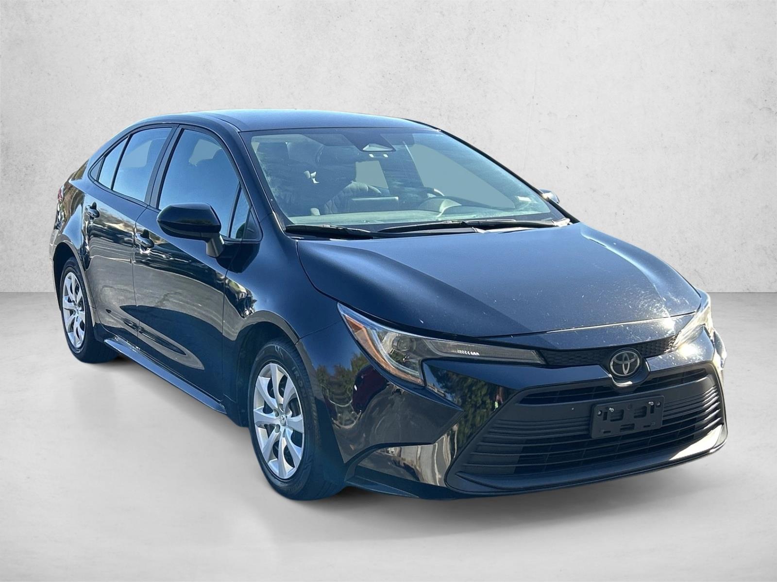 2024 Toyota Corolla LE photo 3