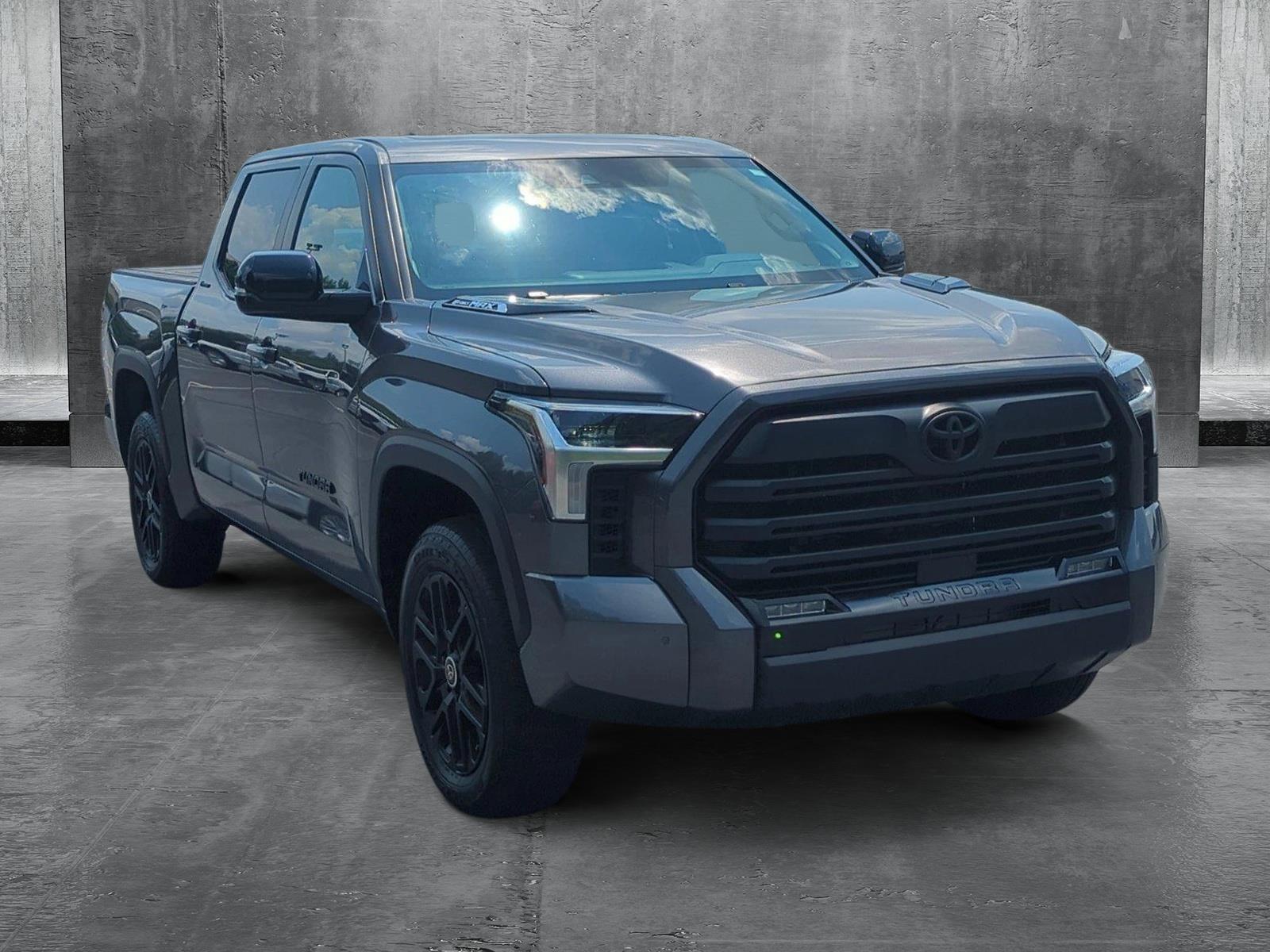 2024 Toyota Tundra Limited CrewMax photo 3